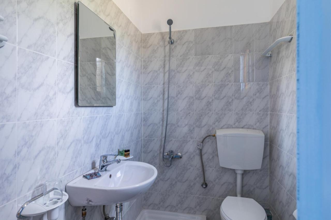 White Lily Aparthotel Skopelos Town Exterior photo