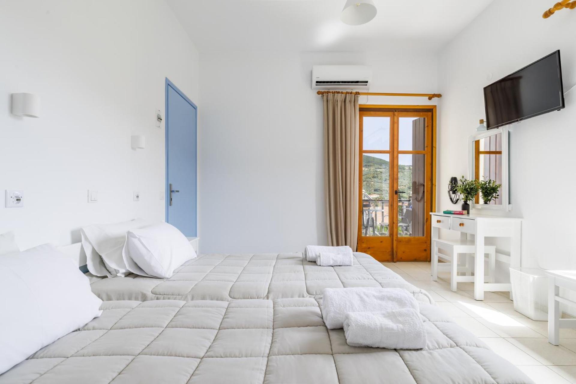 White Lily Aparthotel Skopelos Town Exterior photo
